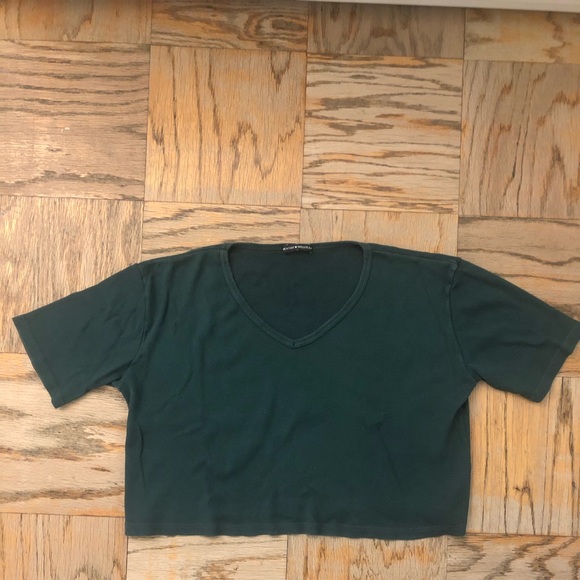 Brandy Melville Tops - brandy melville crop top